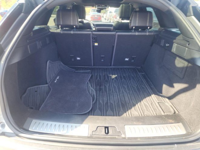 Used 2020 Land Rover Range Rover Velar R-Dynamic S image 7