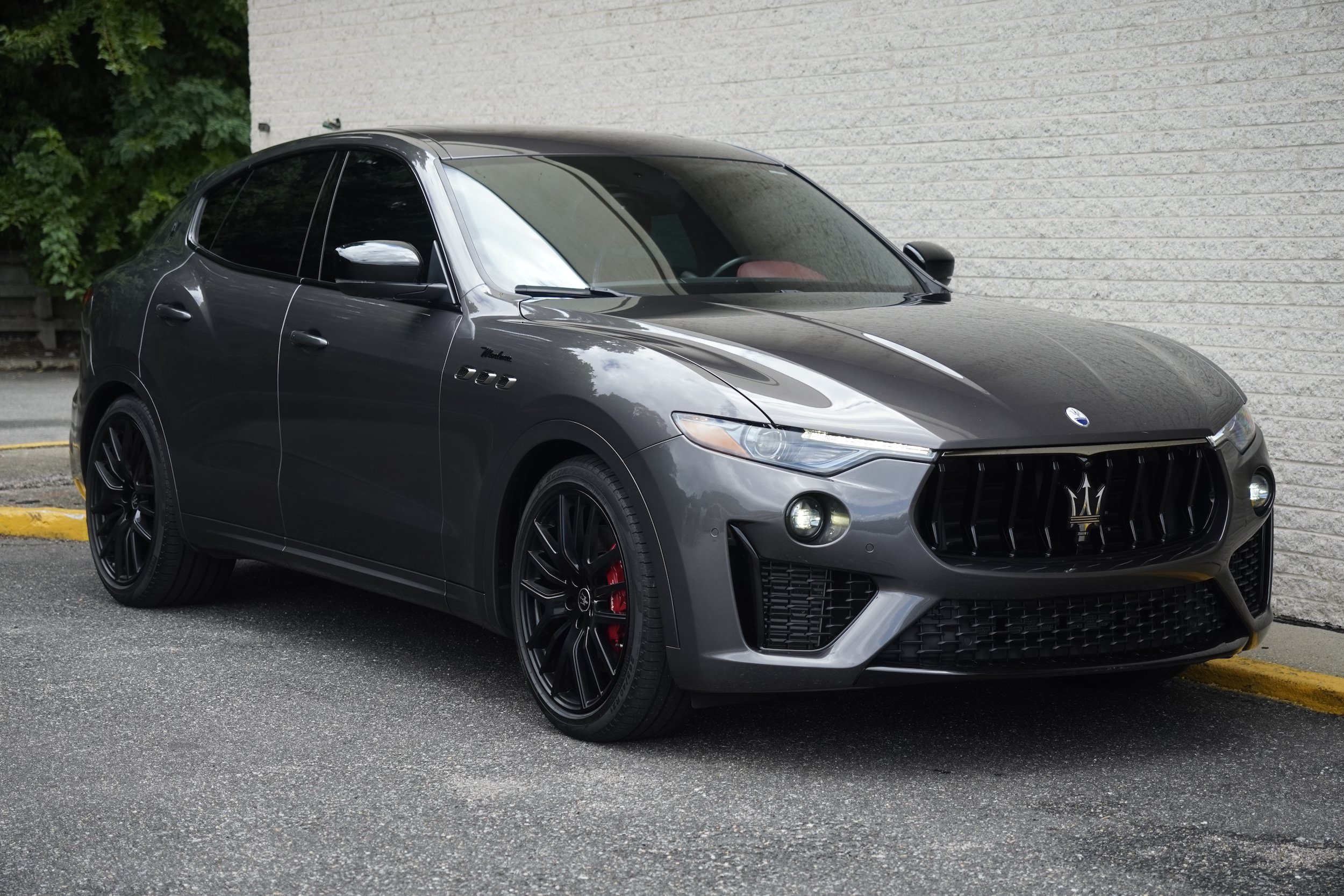 Used 2022 Maserati Levante Modena AWD/4WD image 9