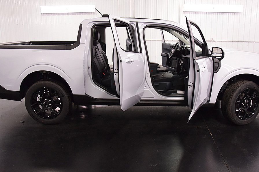 New 2025 Ford Maverick Lariat w/ Black Appearance Package image 34