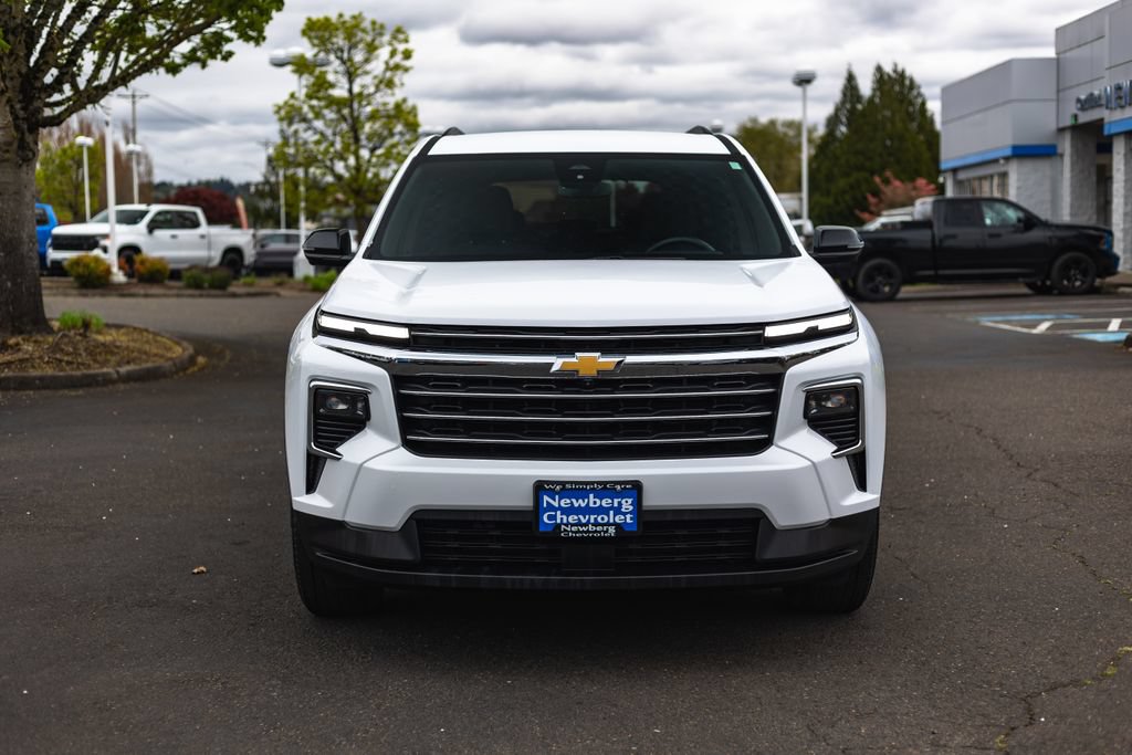 Used 2025 Chevrolet Traverse LT w/ Driver Confidence Package AWD/4WD image 7