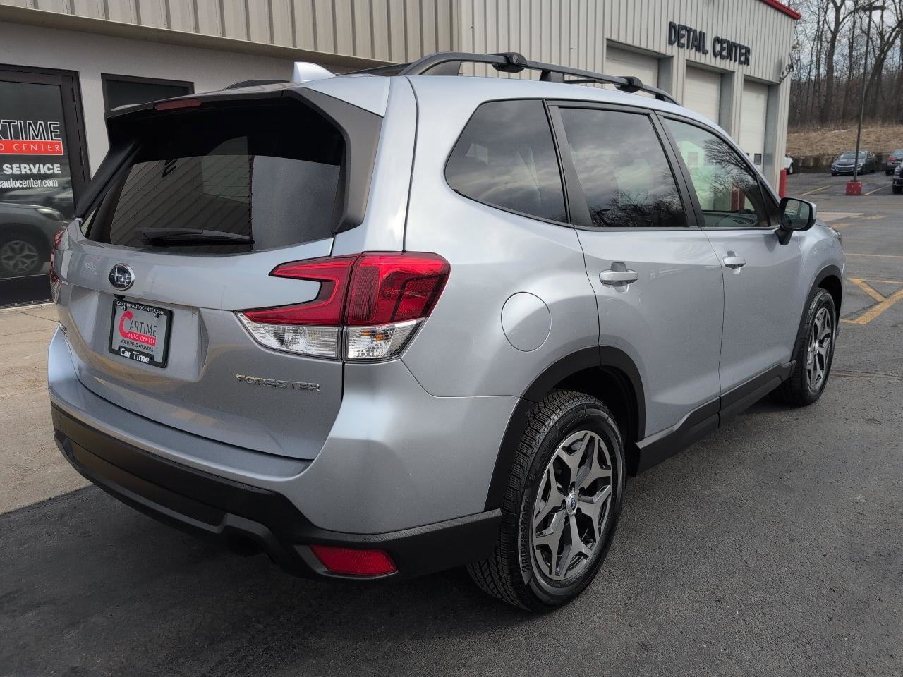 Used 2021 Subaru Forester Premium image 8
