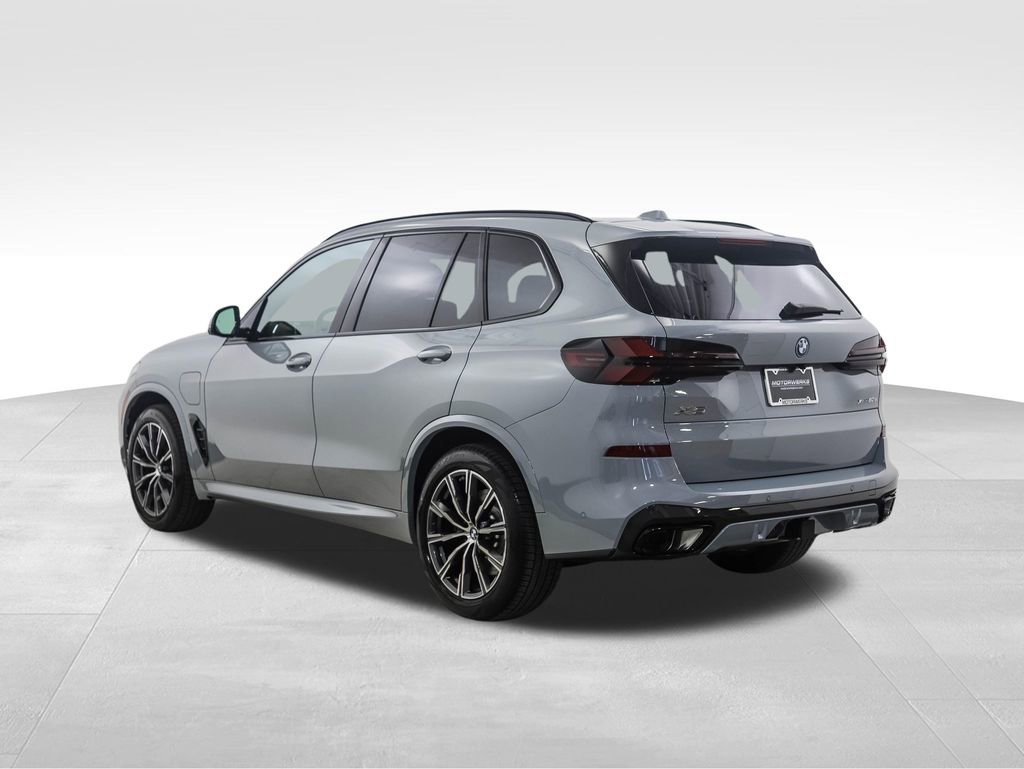 New 2026 BMW X5 xDrive50e w/ Executive Package image 3