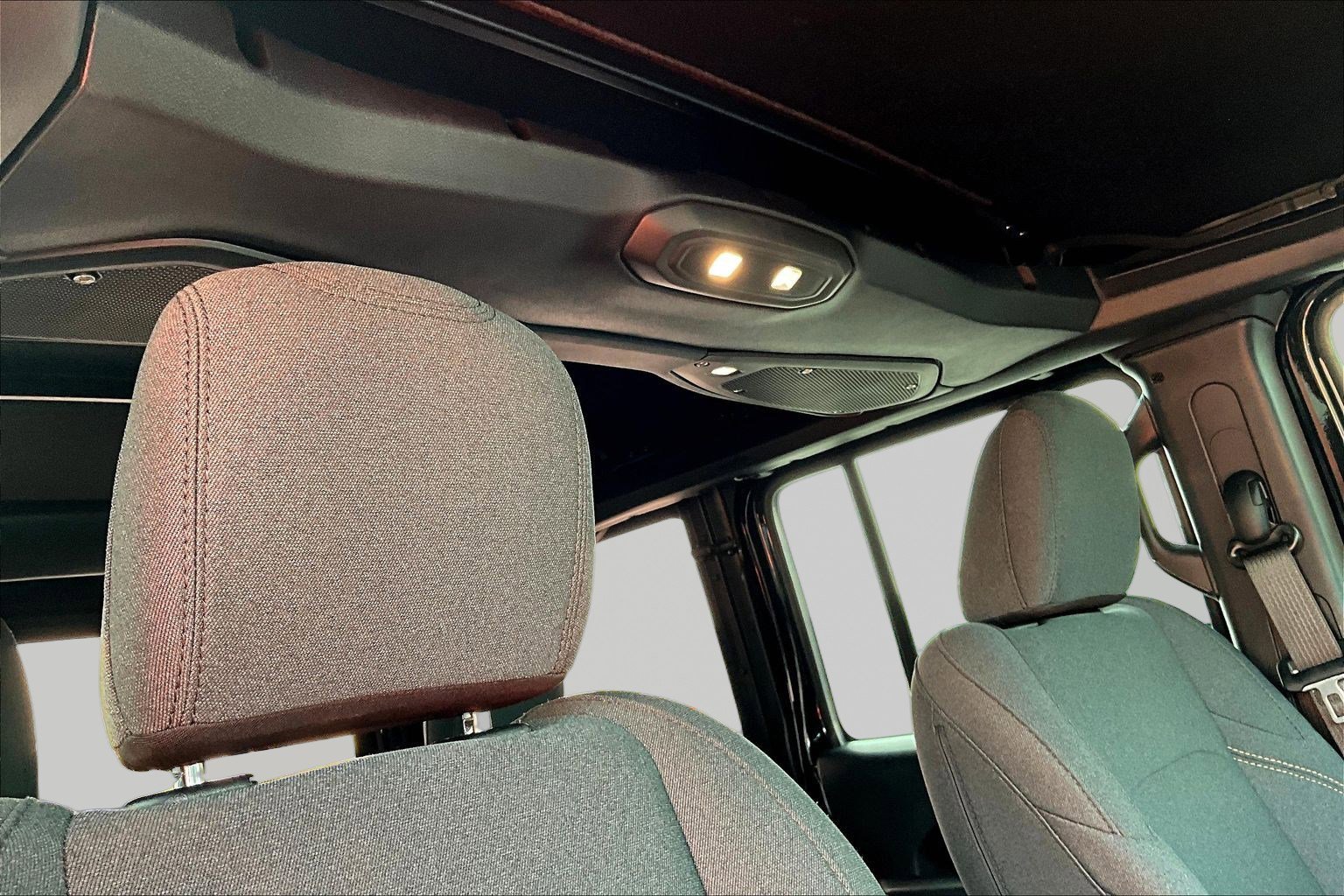 Used 2024 Jeep Wrangler Sport AWD/4WD image 27