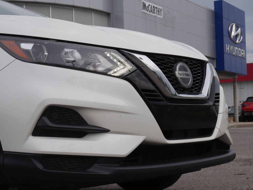 Used 2020 Nissan Rogue Sport SV FWD image 3