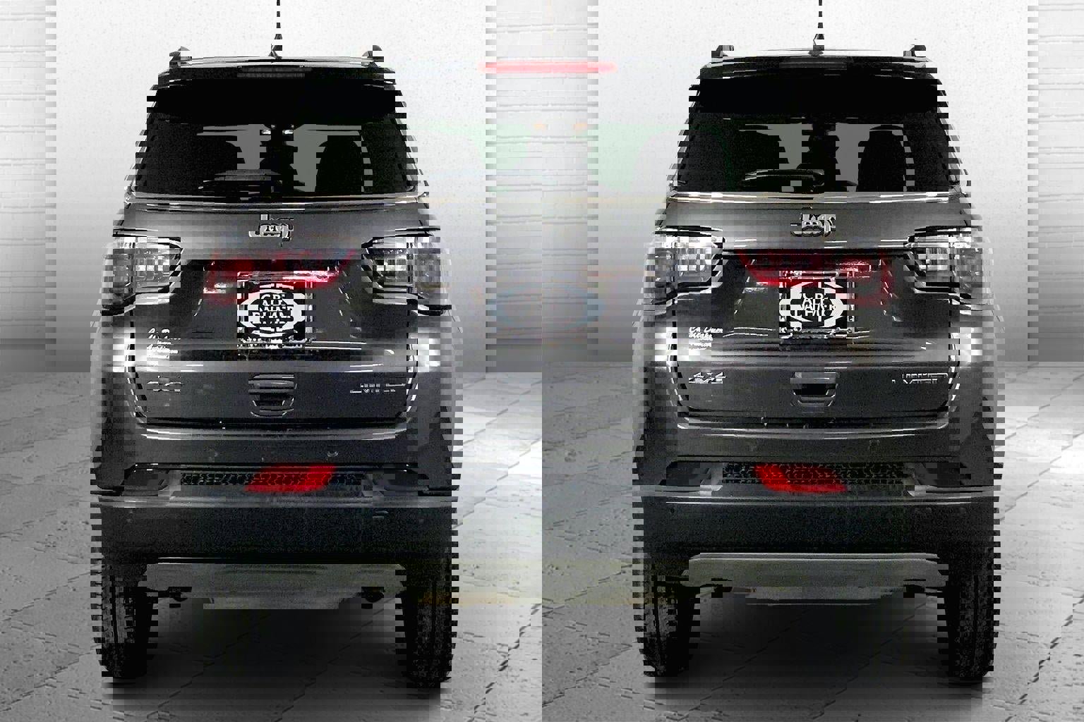 Used 2024 Jeep Compass Limited image 3