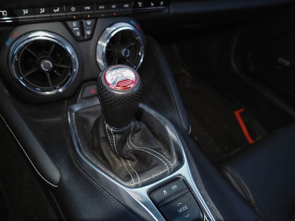 Used 2016 Chevrolet Camaro SS RWD image 10
