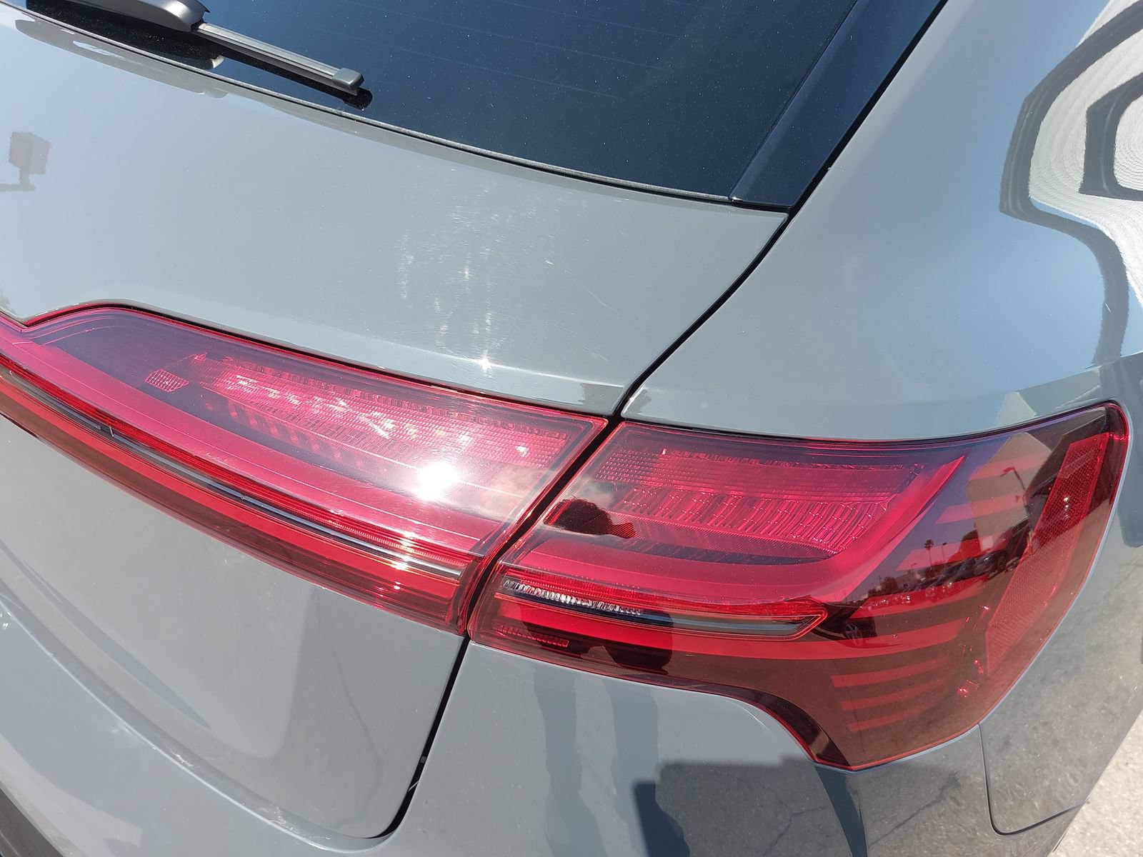 Used 2024 Audi Q8 e-tron Premium Plus w/ Premium Plus Package AWD/4WD image 39