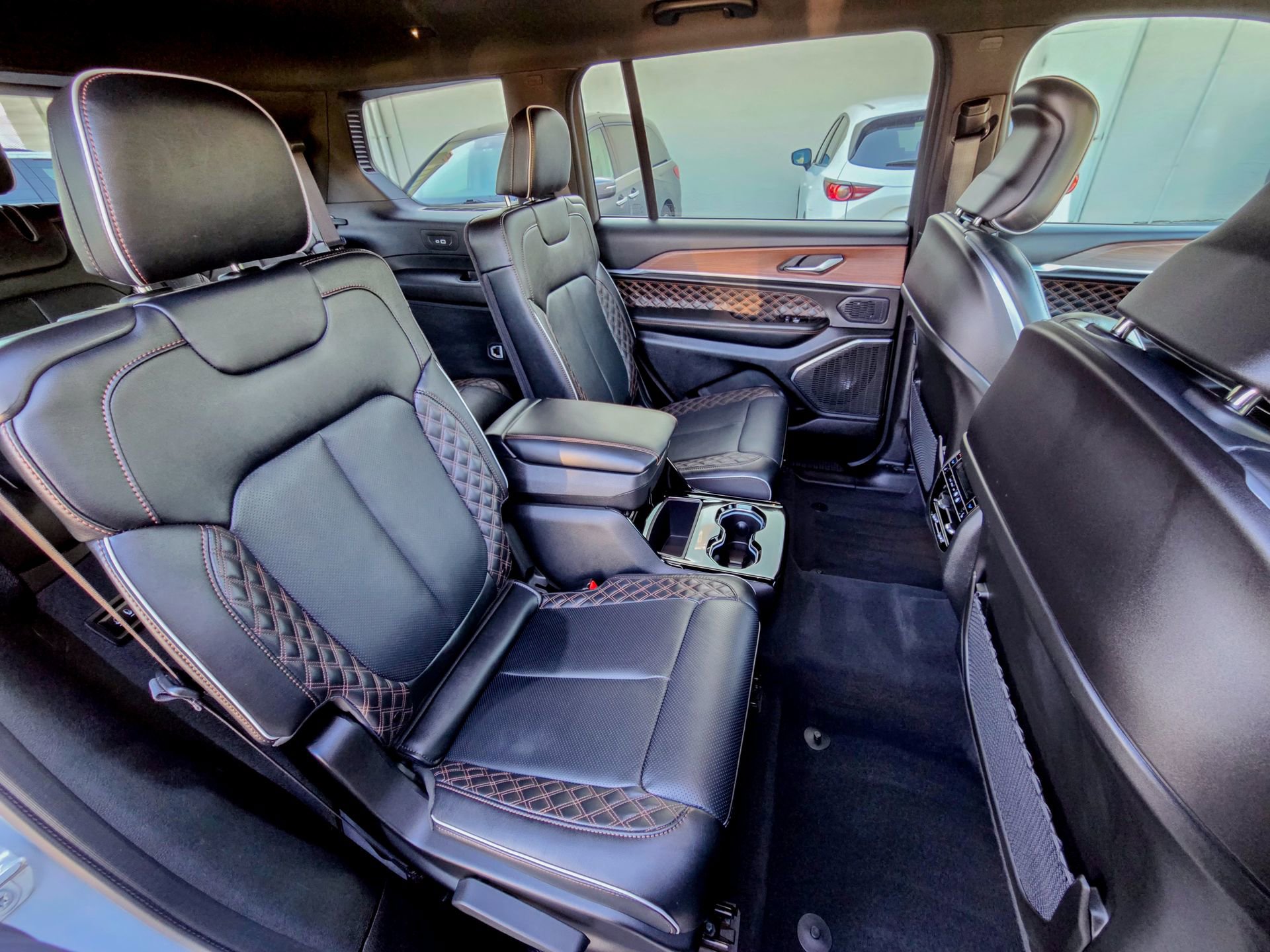 Used 2025 Jeep Grand Cherokee L Summit image 33