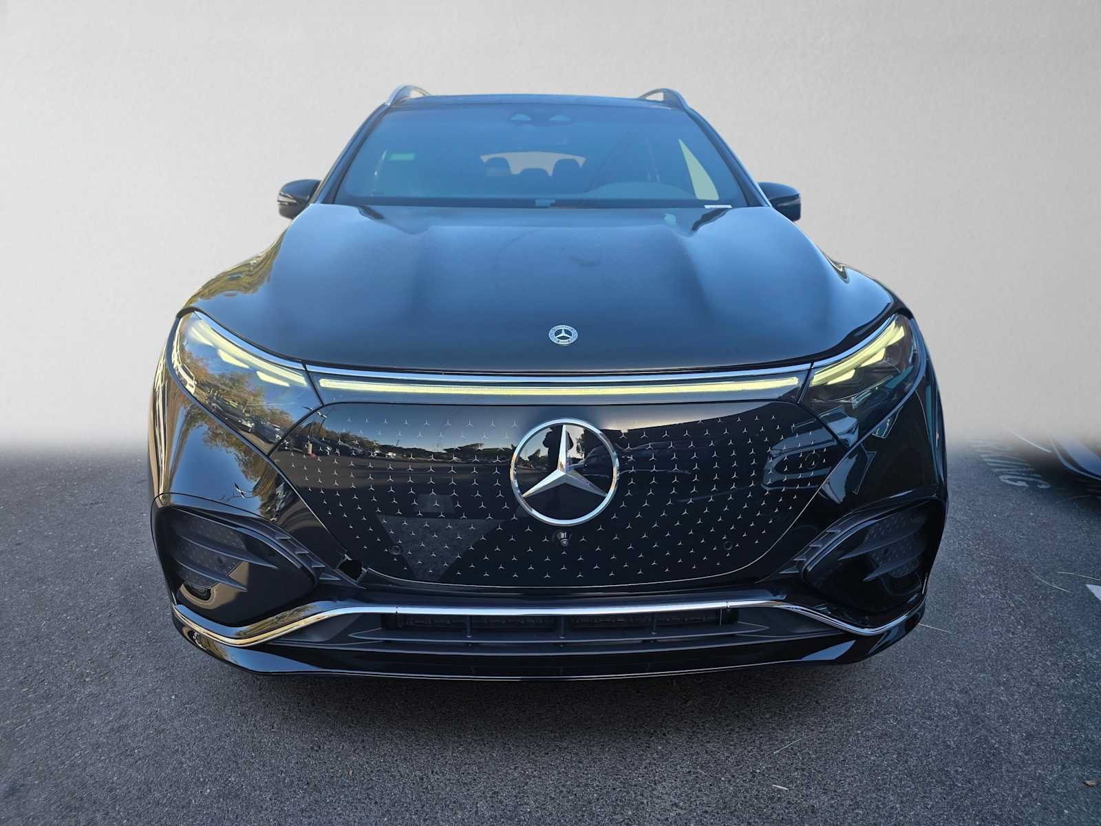 New 2027 Mercedes-Benz EQS 400 4MATIC SUV image 8