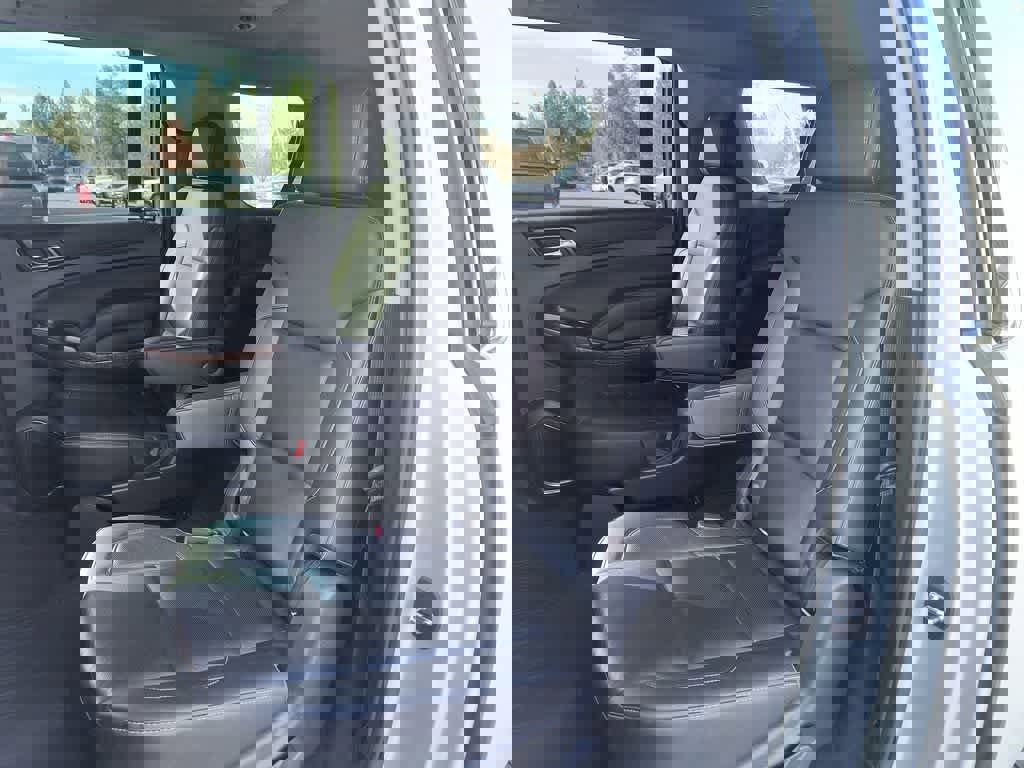 Used 2019 Chevrolet Suburban Premier image 23