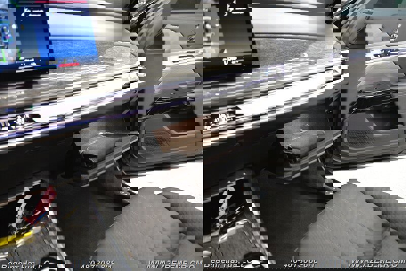 Used 2024 BMW i7 M70 w/ Executive Package image 35