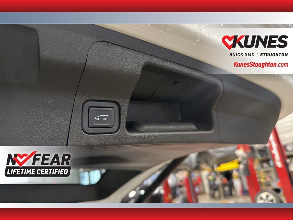 Used 2023 GMC Acadia SLT image 42