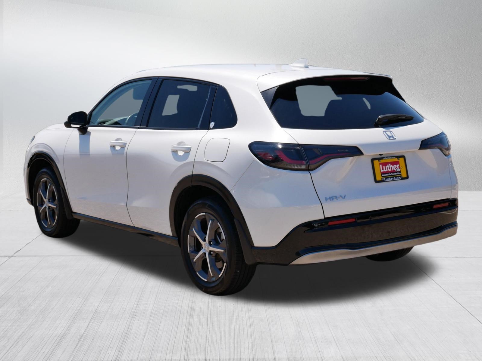 Used 2025 Honda HR-V EX-L image 5