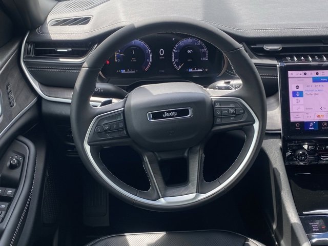 New 2025 Jeep Grand Cherokee L Limited w/ Luxury Tech Group II image 40