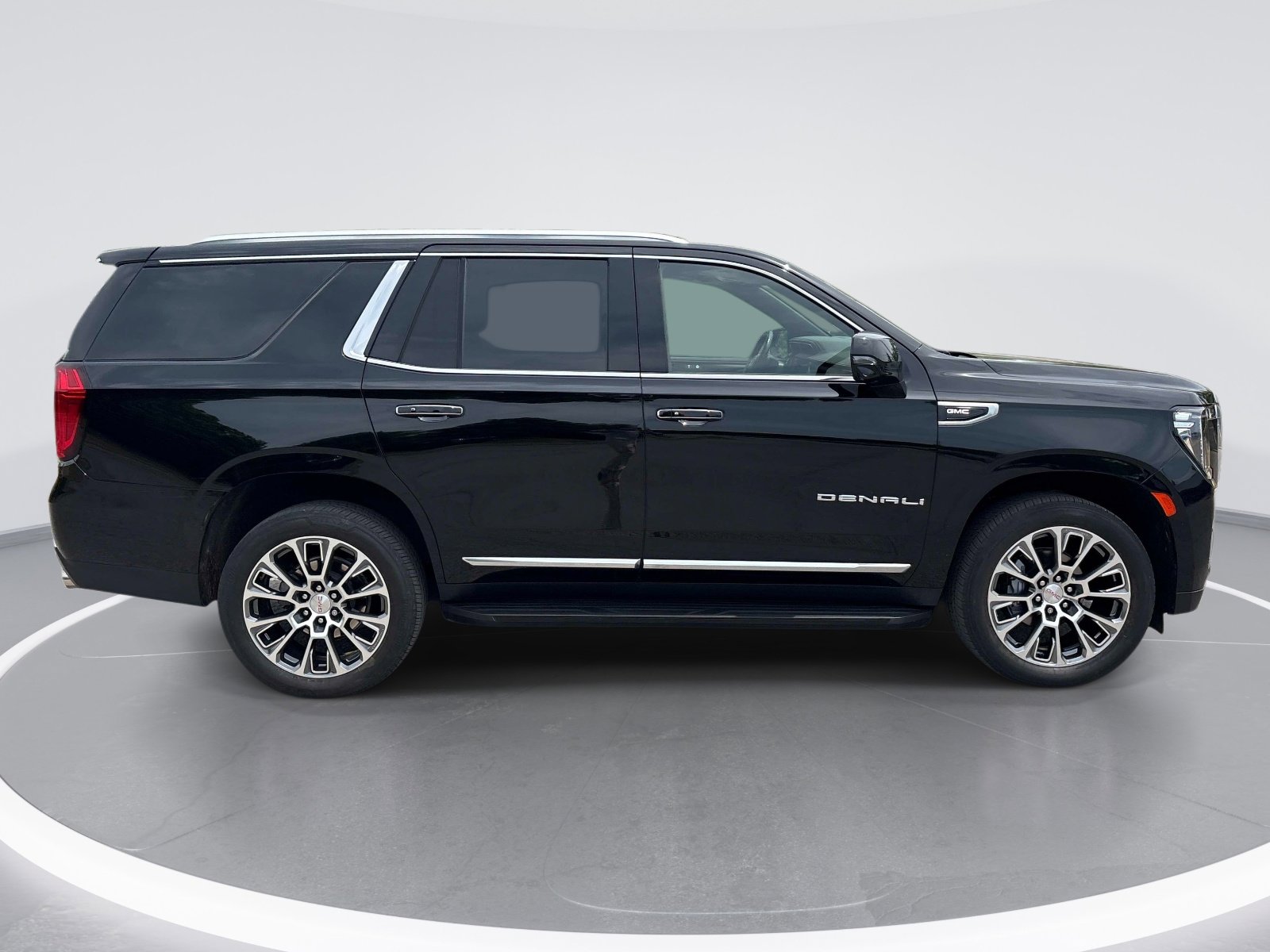 Certified 2022 GMC Yukon Denali RWD image 9