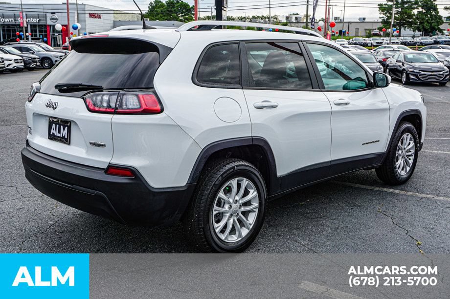 Used 2021 Jeep Cherokee Latitude AWD/4WD image 5