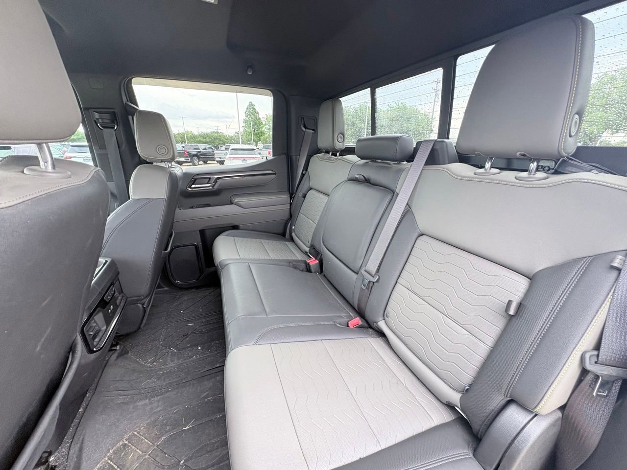 Used 2024 Chevrolet Silverado 1500 ZR2 AWD/4WD image 6