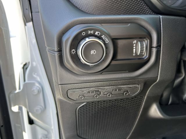 Used 2026 Jeep Wrangler Unlimited Rubicon AWD/4WD image 19