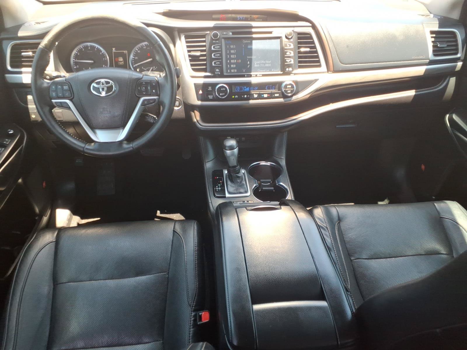 Used 2018 Toyota Highlander Limited FWD image 11
