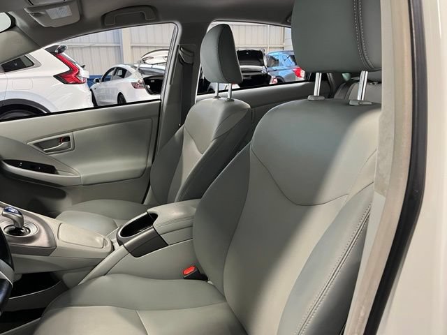 Used 2015 Toyota Prius Five w/ Advanced Technology Package FWD image 23