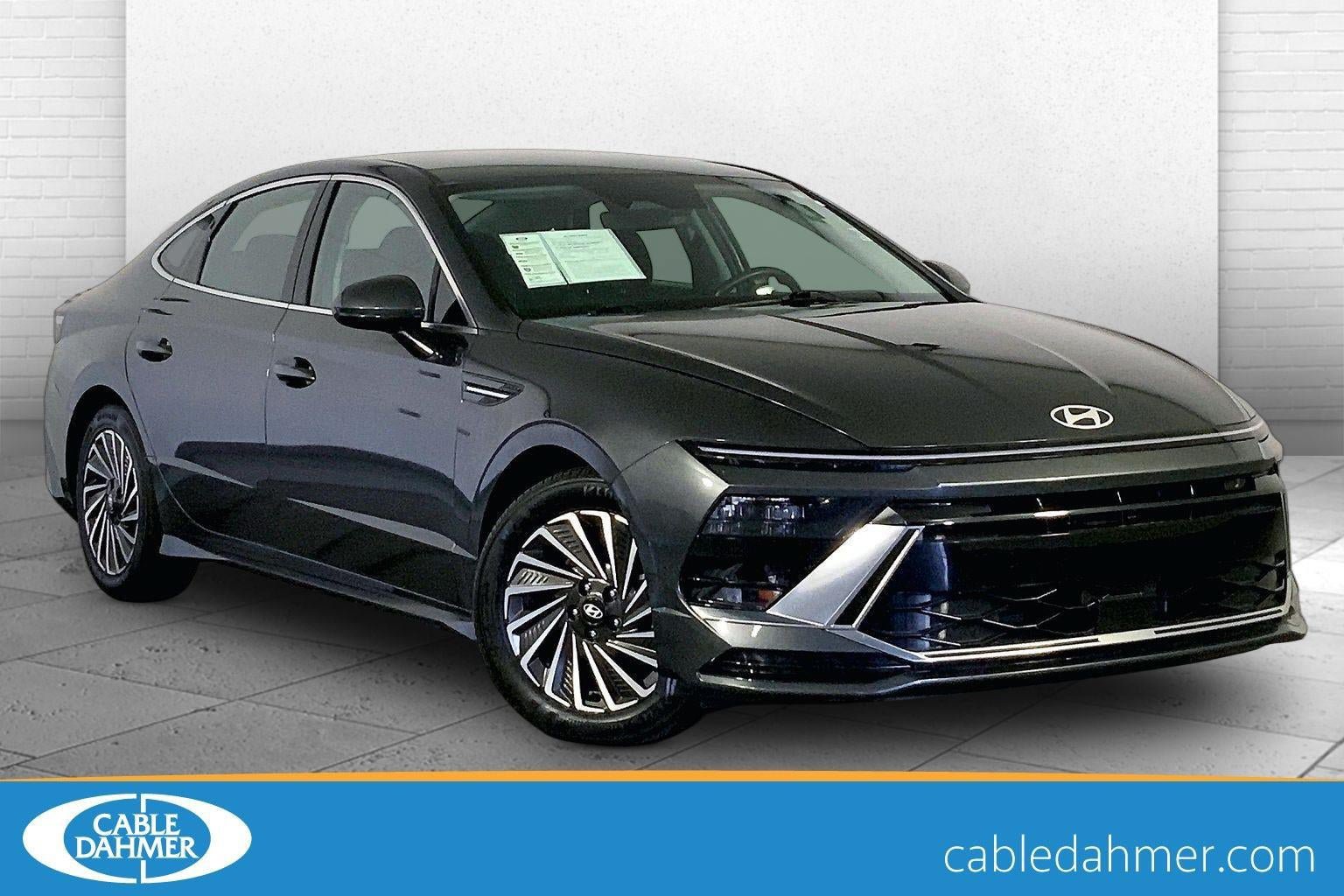Used 2025 Hyundai Sonata SEL FWD image 1