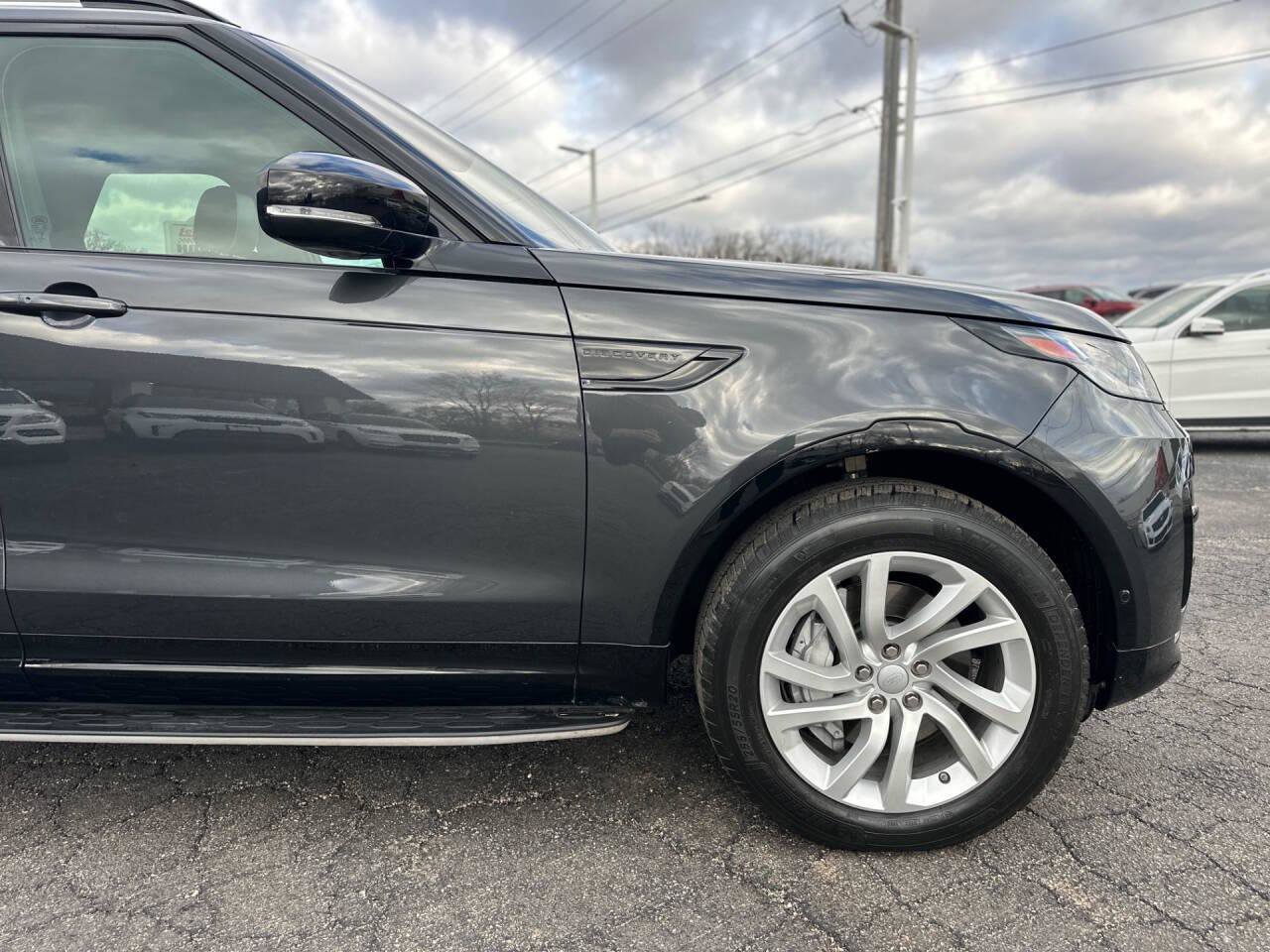 Used 2020 Land Rover Discovery HSE AWD/4WD image 14