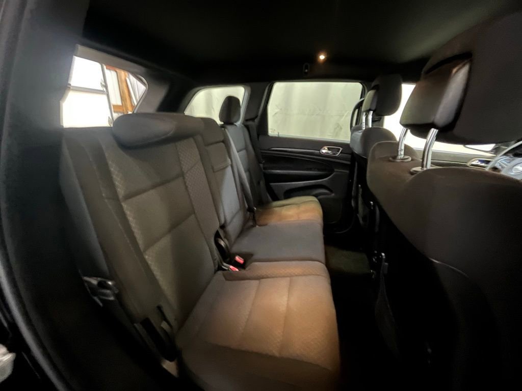 Used 2018 Jeep Grand Cherokee Laredo image 25