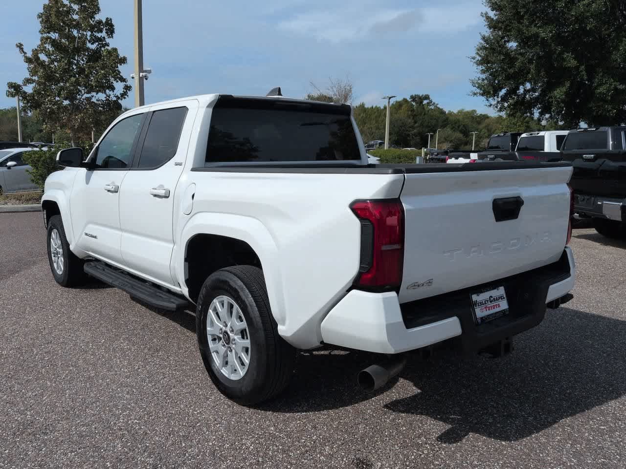 Used 2025 Toyota Tacoma SR5 AWD/4WD image 4