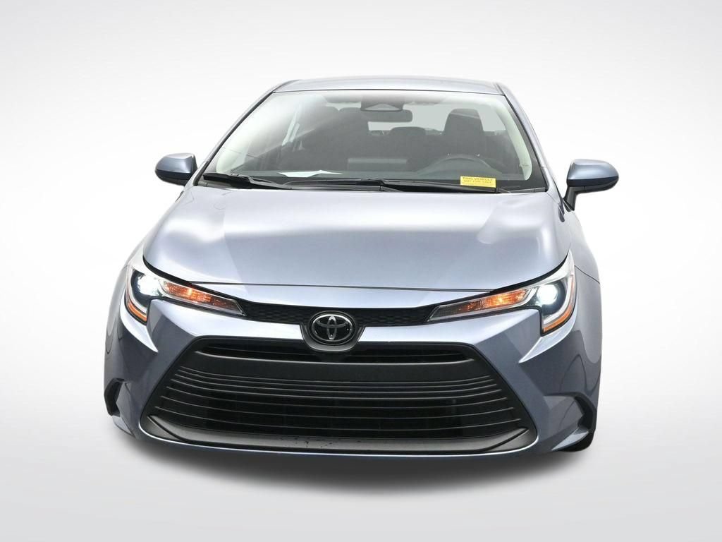 Used 2026 Toyota Corolla LE FWD image 2