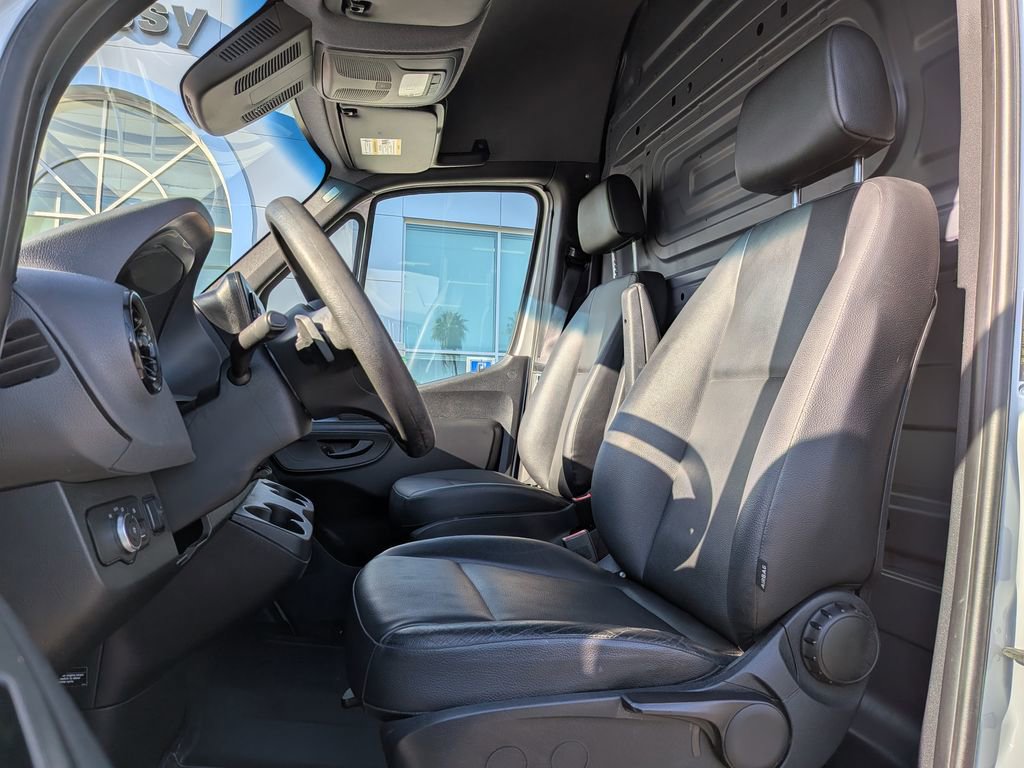 Used 2020 Mercedes-Benz Sprinter 2500 image 12