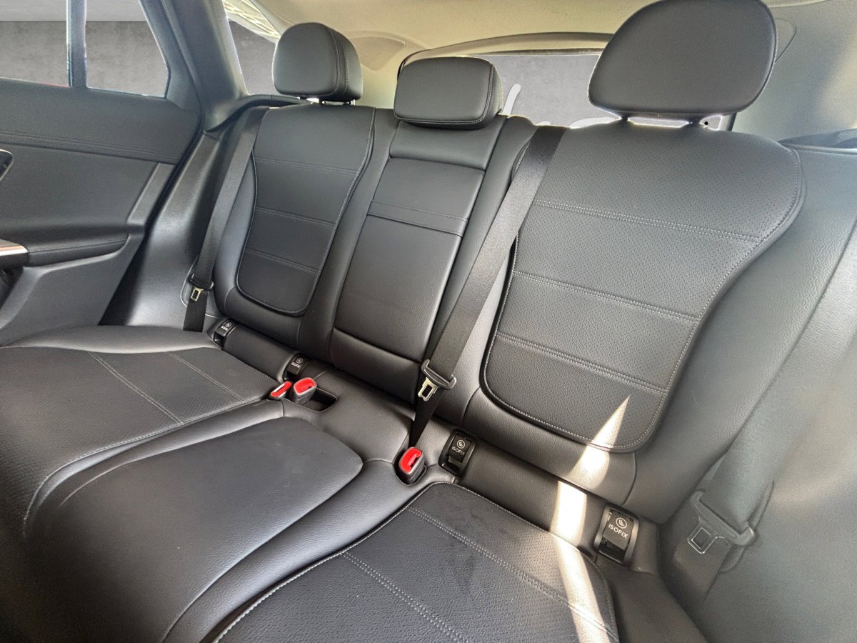 Used 2024 Mercedes-Benz GLC 300 image 27