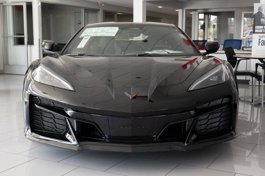 New 2027 Chevrolet Corvette Grand Sport w/ Z52 Sport Performance Package RWD image 2