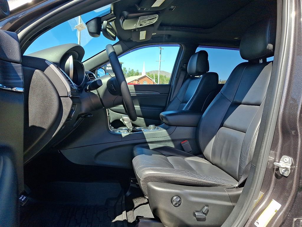 Used 2020 Jeep Grand Cherokee Limited w/ Premium Lighting Group AWD/4WD image 13