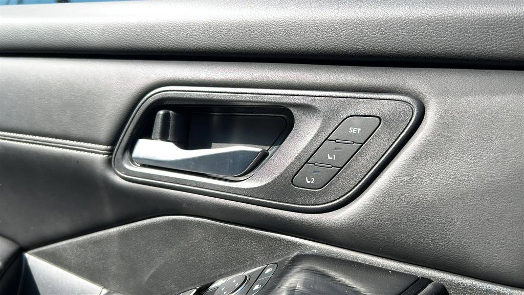 Used 2024 Nissan Rogue SL w/ SL Premium Package image 33