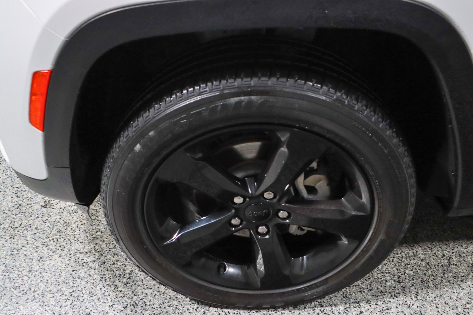 Used 2023 Jeep Grand Cherokee Altitude image 11