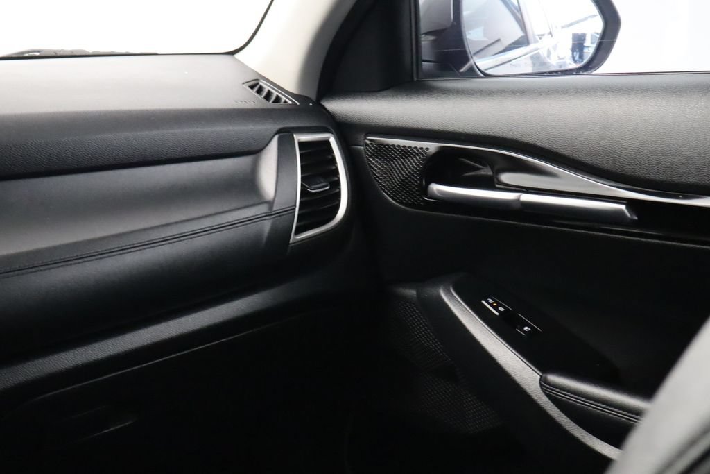 Used 2024 Kia Seltos EX FWD image 30