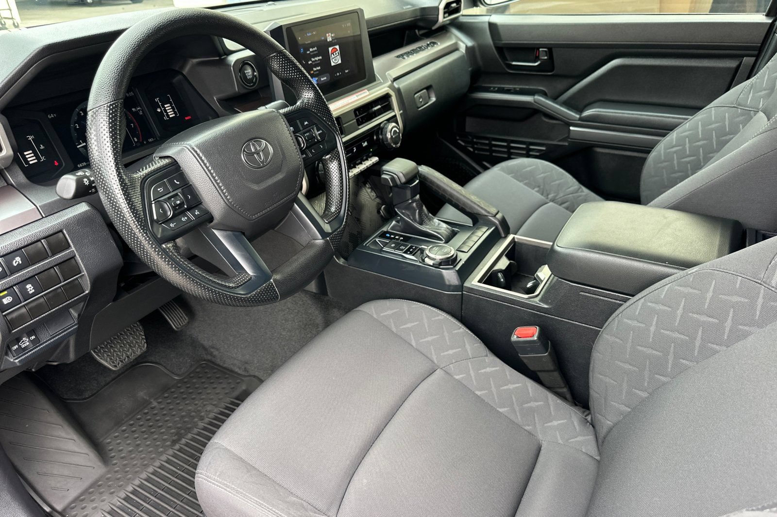 Used 2025 Toyota Tacoma SR5 AWD/4WD image 10