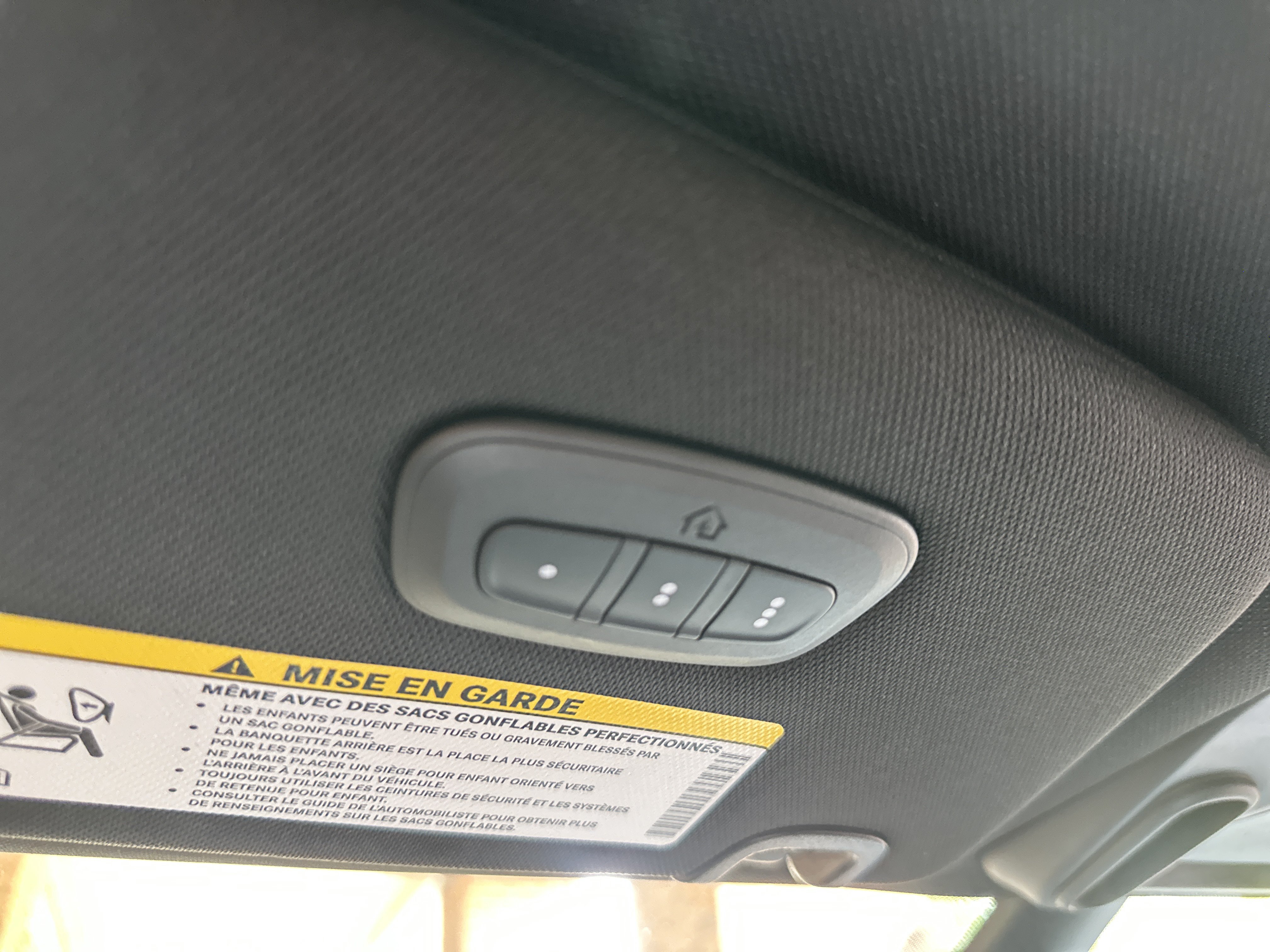New 2027 Chrysler Pacifica Select AWD/4WD image 14