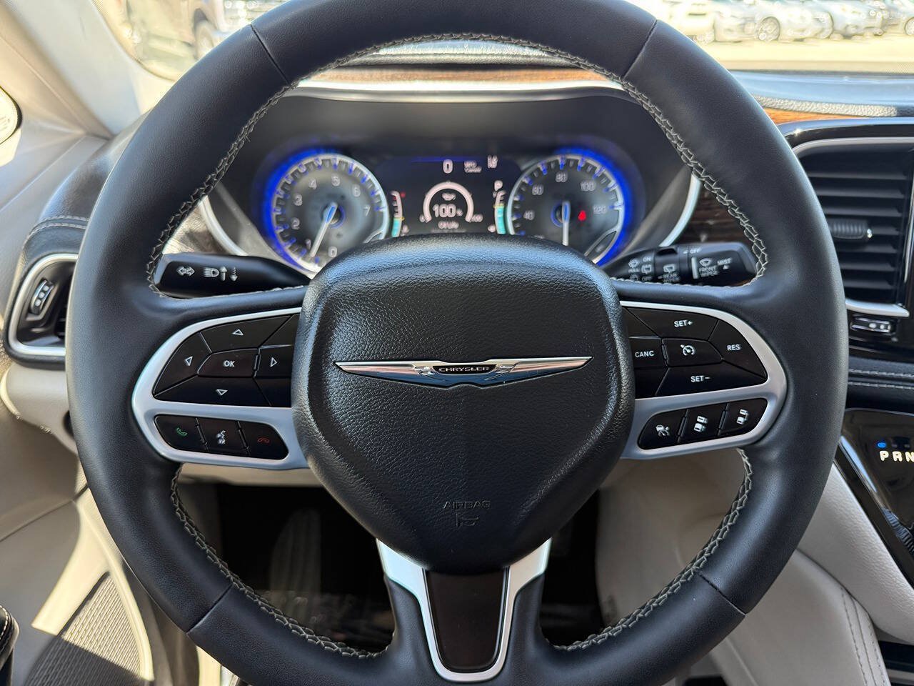 Used 2023 Chrysler Pacifica Limited FWD image 35