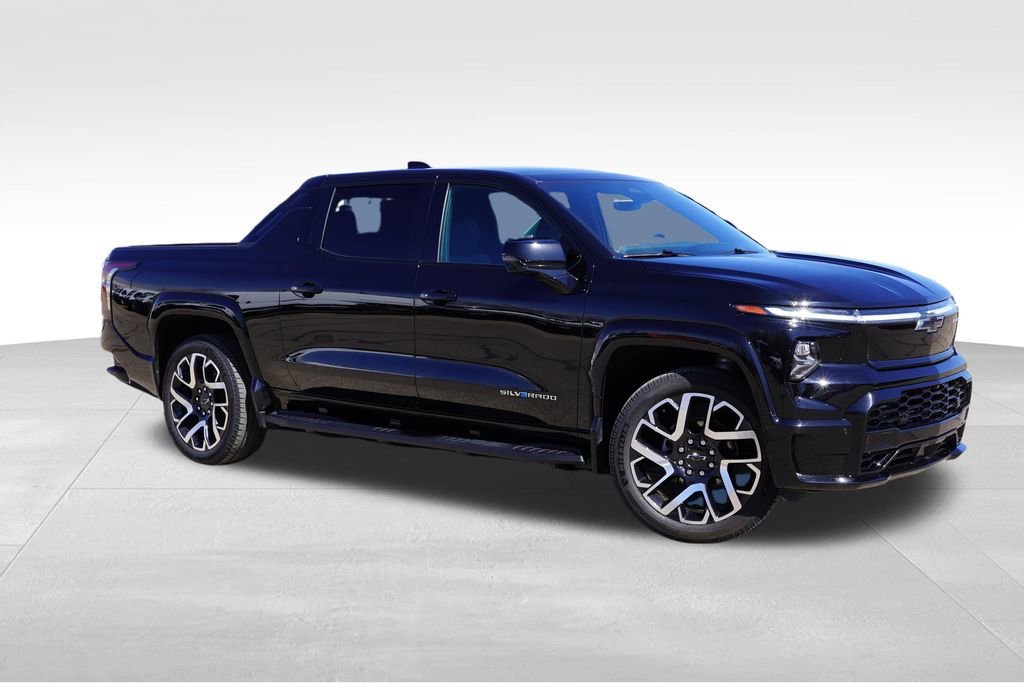 Certified 2025 Chevrolet Silverado EV RST AWD/4WD image 2