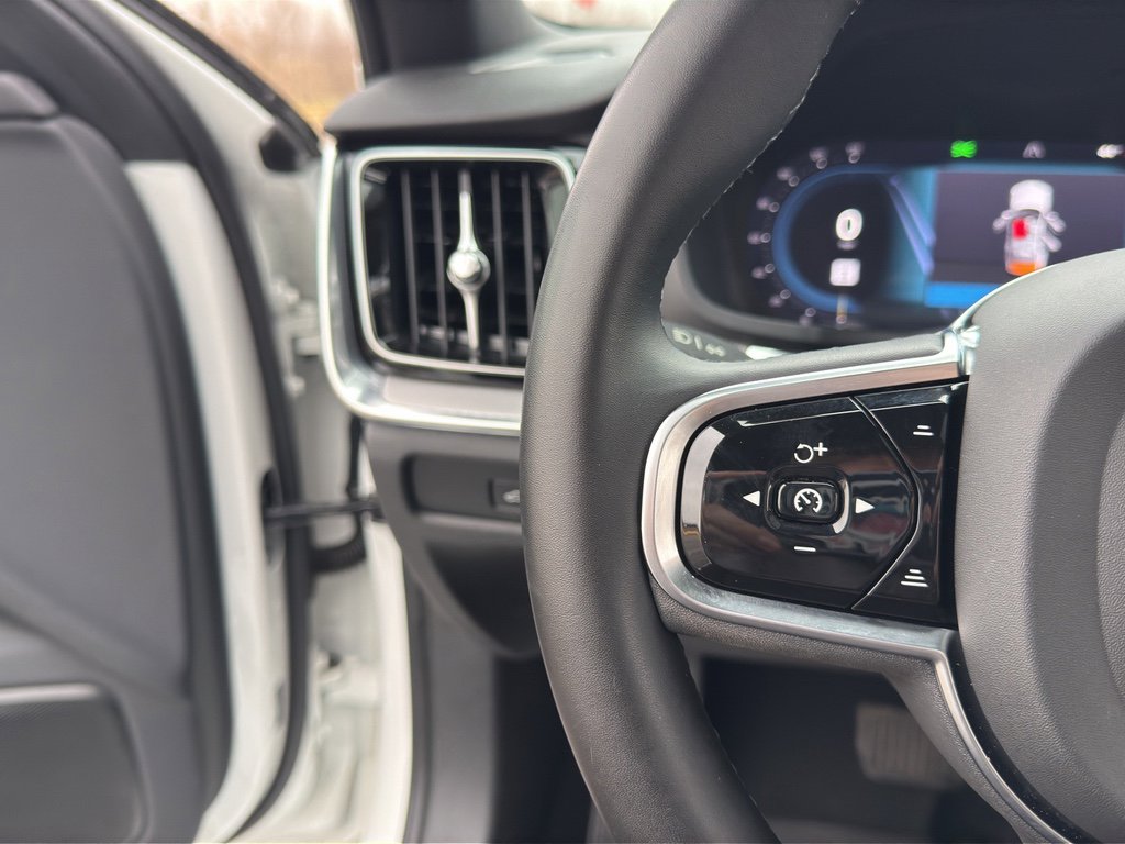 Used 2024 Volvo S60 B5 Plus w/ Climate Package image 34