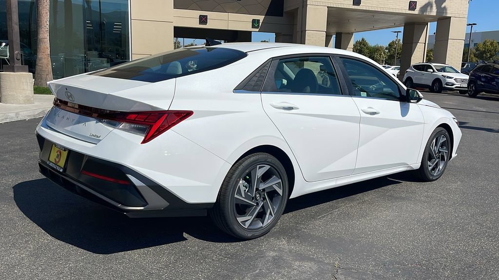 New 2025 Hyundai Elantra Limited image 7