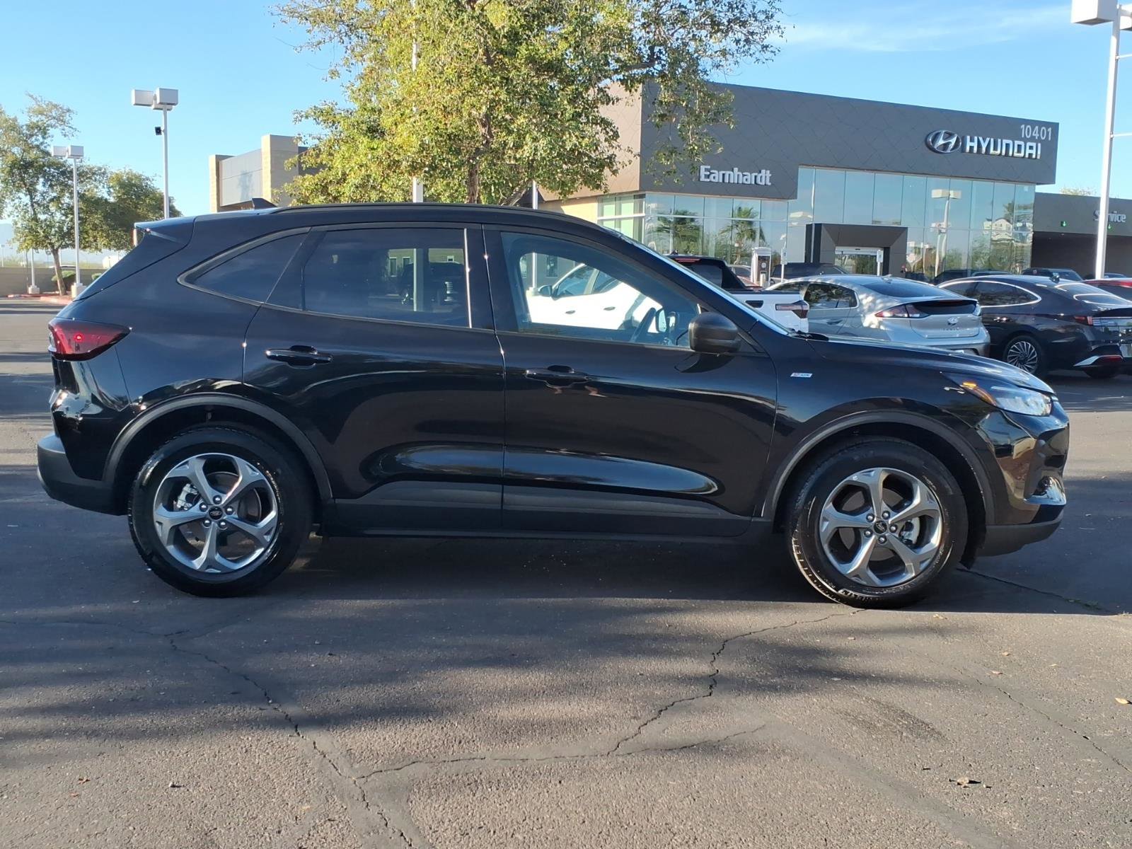 Used 2025 Ford Escape ST-Line FWD image 6