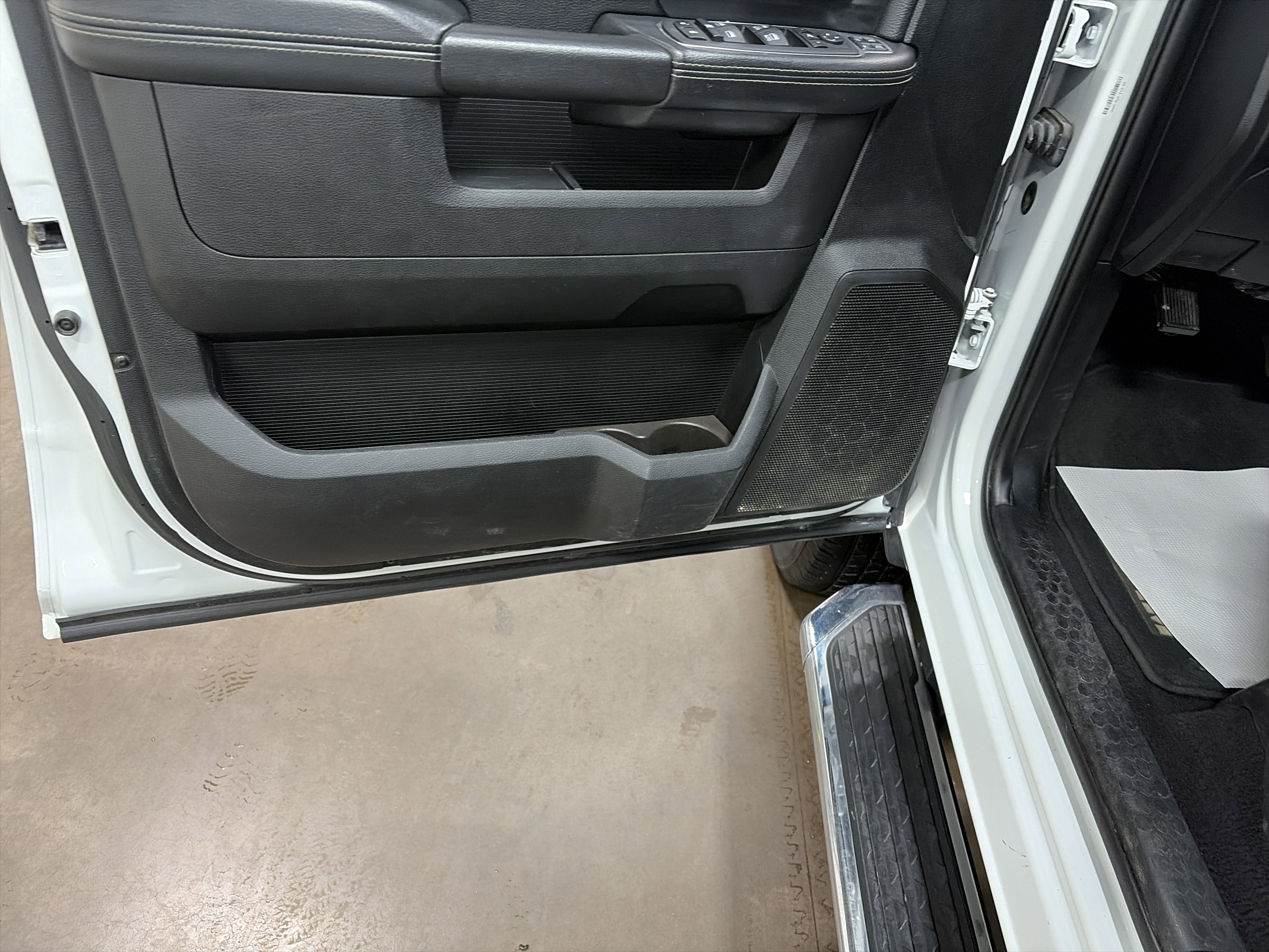 Used 2024 RAM 2500 Big Horn AWD/4WD image 11