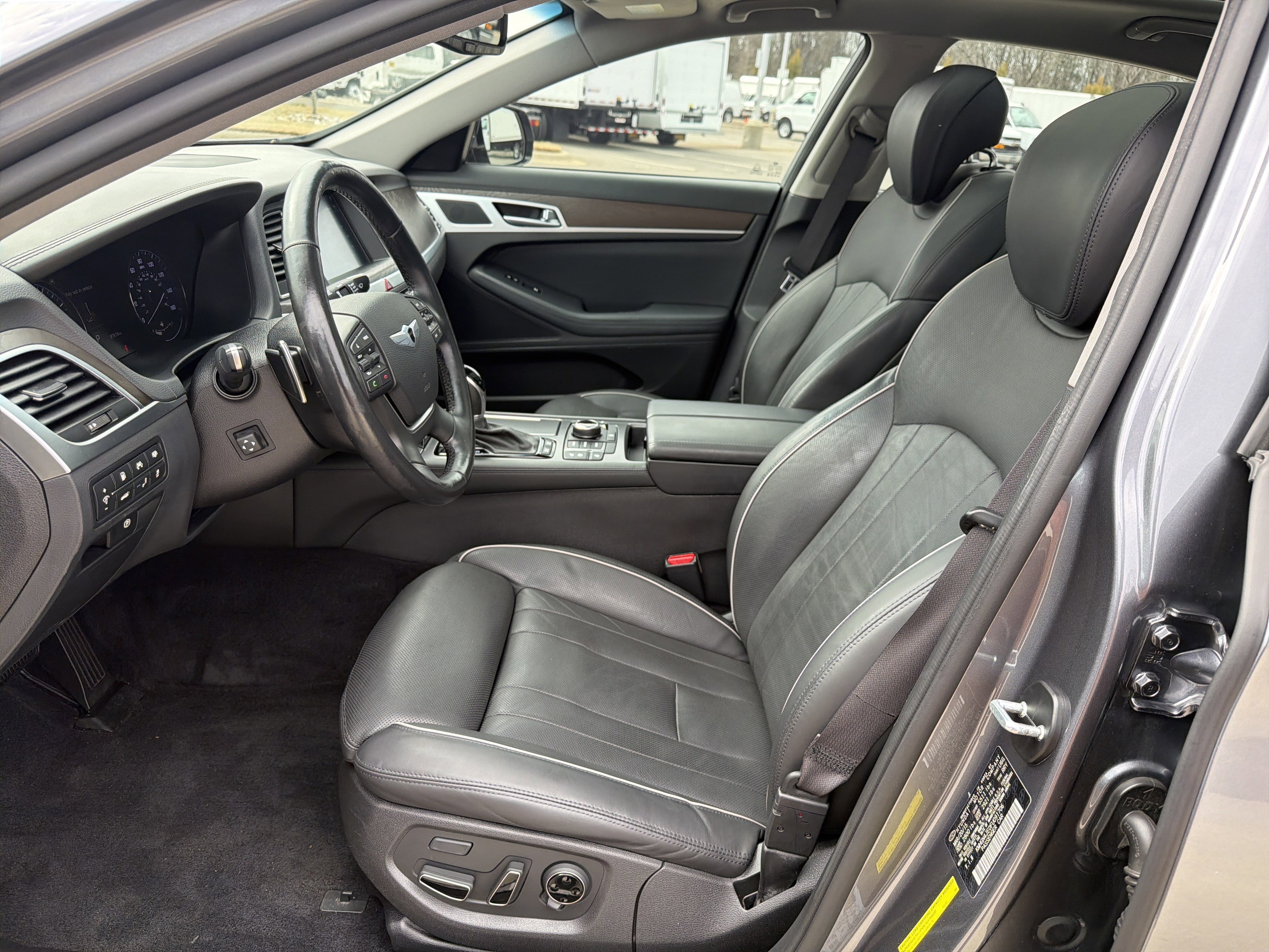 Used 2015 Hyundai Genesis 3.8 w/ Option Group 04 image 16