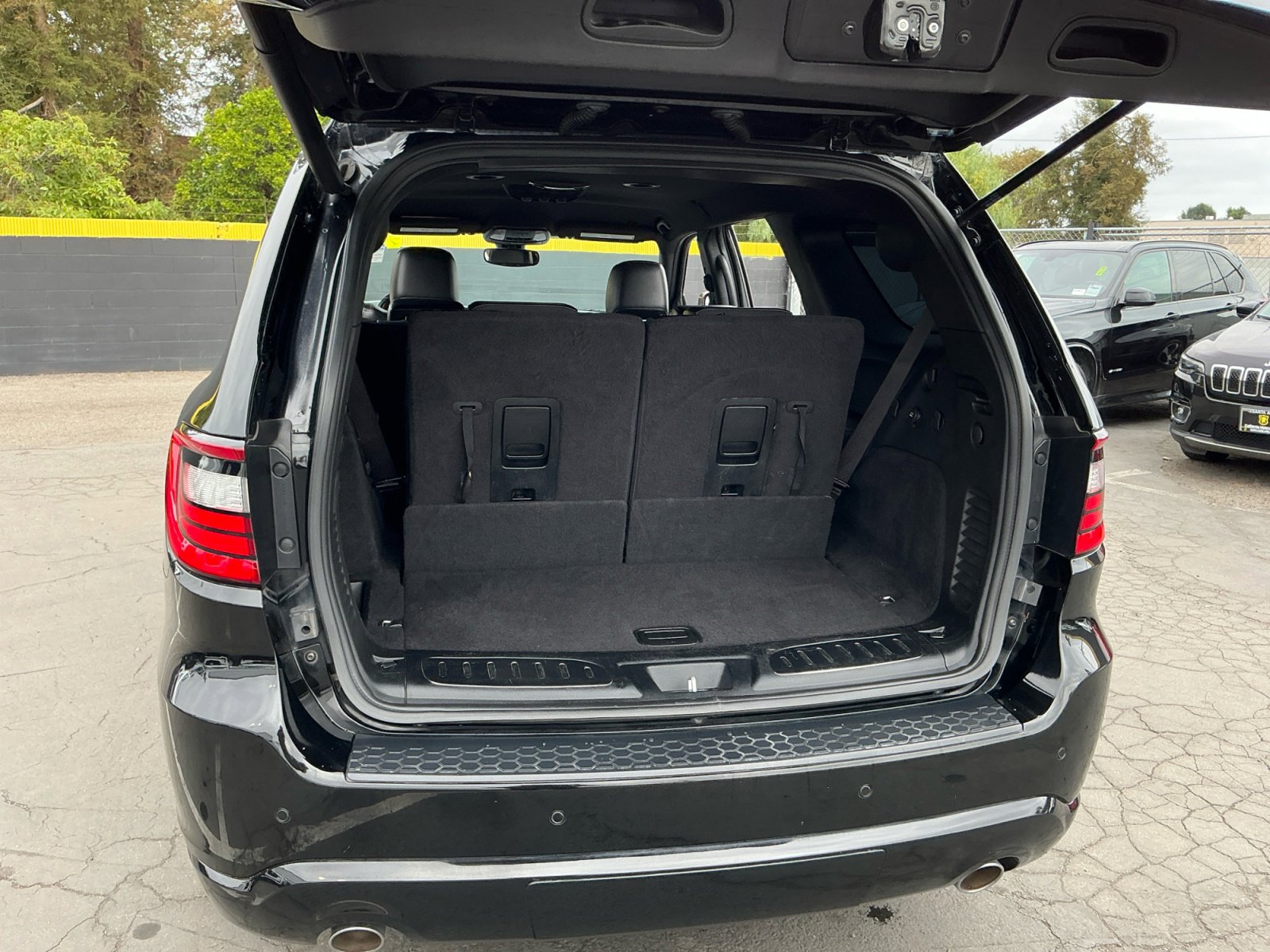 Used 2021 Dodge Durango R/T w/ Blacktop Package RWD image 25