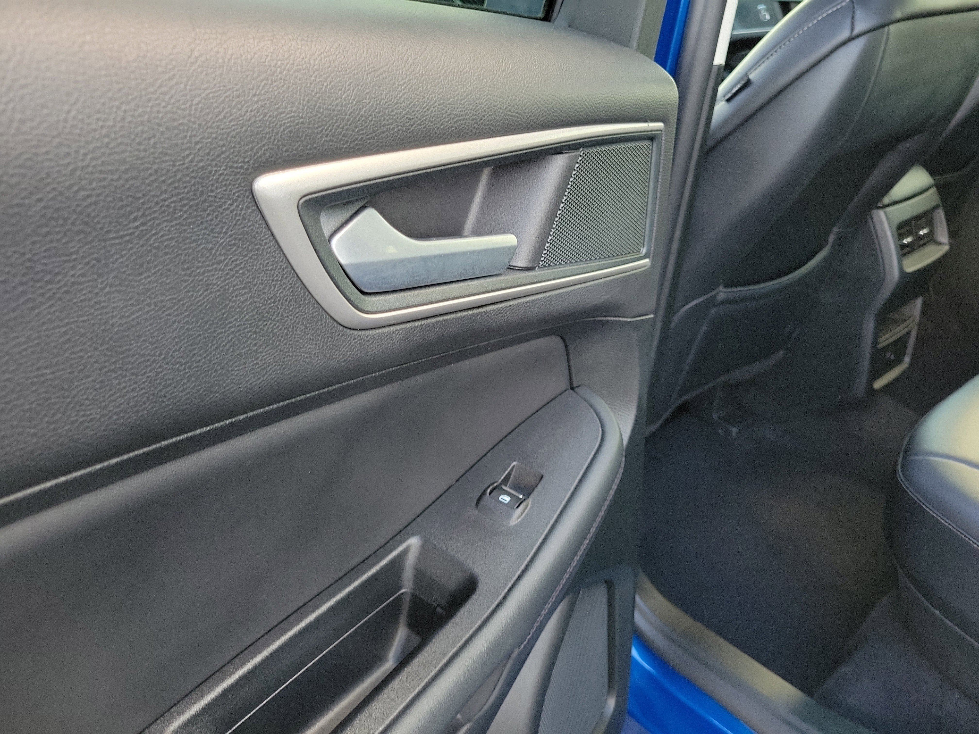 Used 2024 Ford Edge SEL image 13