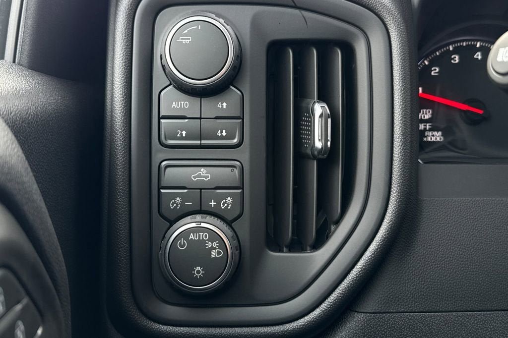 New 2026 Chevrolet Silverado 1500 Custom Trail Boss w/ Turbomax Blackout Package AWD/4WD image 26