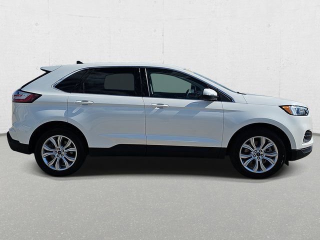 Used 2022 Ford Edge Titanium image 4