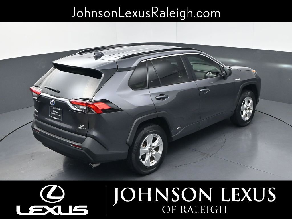 Used 2021 Toyota RAV4 LE AWD/4WD image 29